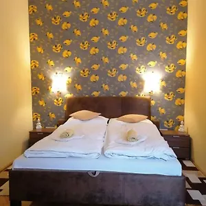Apartman Orient, Eger
